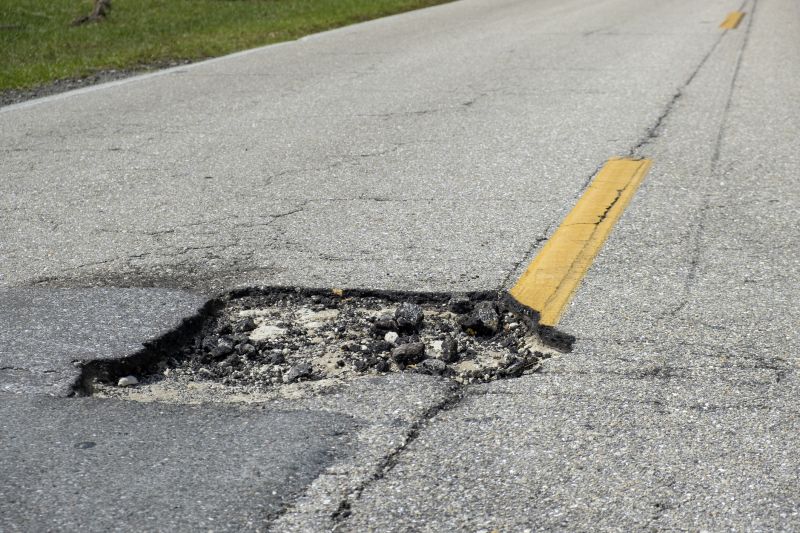 Asphalt Pothole Filling in Los Angeles, CA